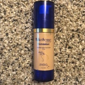 SeneGence Cafe’ Au Laut MakeSense Foundation